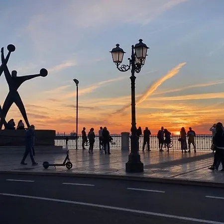 A-mare Exclusive & 게스트하우스